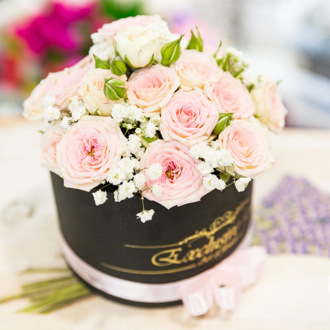 Kvetinový box Exclusive roses z 3 ks trsových ruží