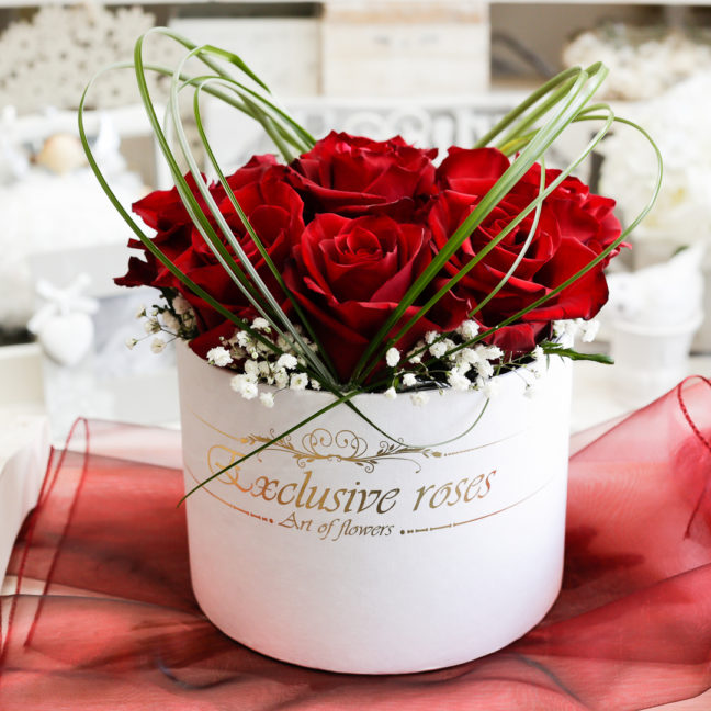 Kvetinový box Exclusive roses z 9 ks ruží