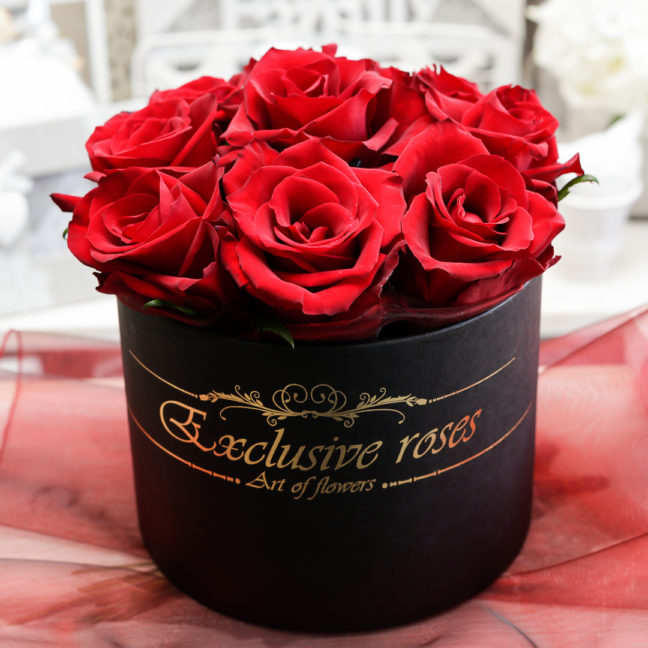 Kvetinový box Exclusive roses z 9 ks ruží